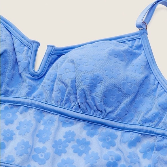VS Pink Wireless Flocked Mesh Bralette Large-DD Cornflower Blue Daisy - Picture 6 of 10